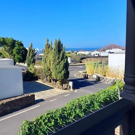 Moonlava: Apto, Piscina, Wifi יאיזה